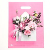 Розовый пакет с цветочным принтом и вырубной ручкой (40х31 см) - Сима-Ленд - купить с доставкой в Магнитогорске