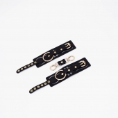 Черные кожаные наручники с золотистой фурнитурой - Crazy Handmade - купить с доставкой в Магнитогорске