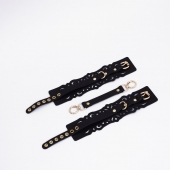 Черный кожаные оковы с узорами и золотистой фурнитурой - Crazy Handmade - купить с доставкой в Магнитогорске