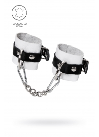 Бело-черные кожаные наручники с одним ремешком с люверсами - Pecado - купить с доставкой в Магнитогорске