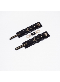 Черные кожаные наручники с узорами и золотистой фурнитурой - Crazy Handmade - купить с доставкой в Магнитогорске