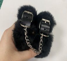 Черные наручники на цепи с меховой опушкой - Лунный свет - купить с доставкой в Магнитогорске