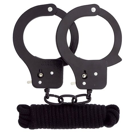 Чёрные наручники из листового металла в комплекте с веревкой BONDX METAL CUFFS LOVE ROPE SET - Dream Toys - купить с доставкой в Магнитогорске
