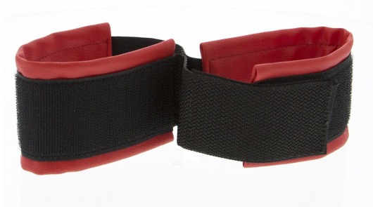 Полиуретановые манжеты для фиксации рук вместе Bound Together Wrist Restraints - Blush Novelties - купить с доставкой в Магнитогорске
